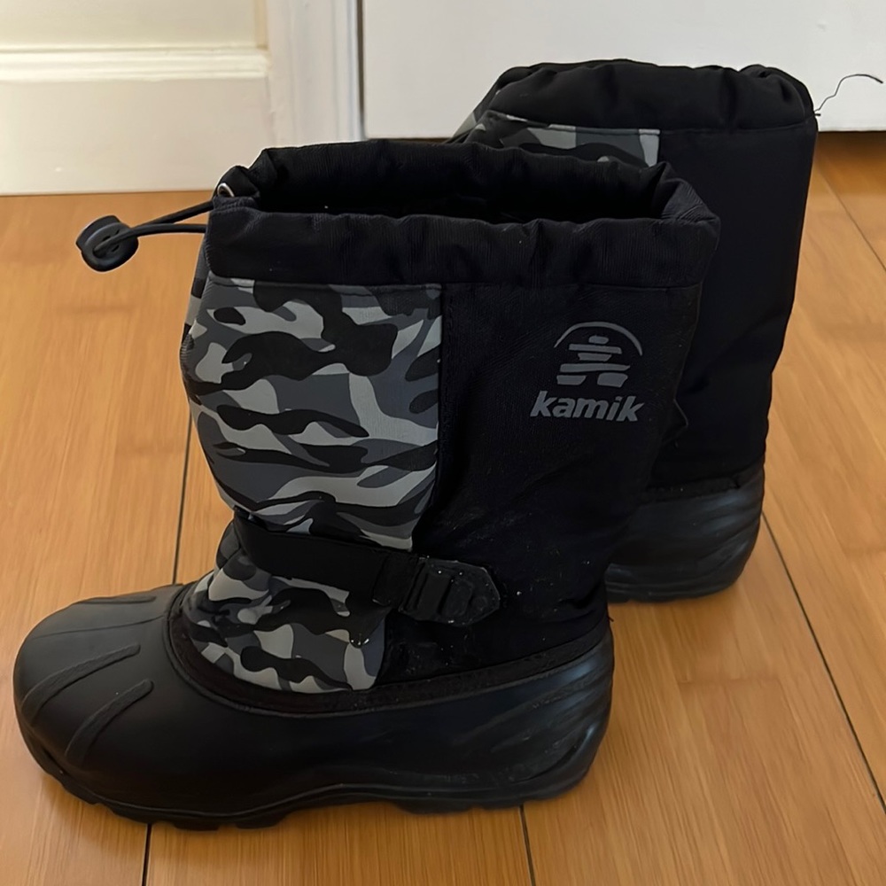 Winter/snow boots size Youth 5 - Kamik